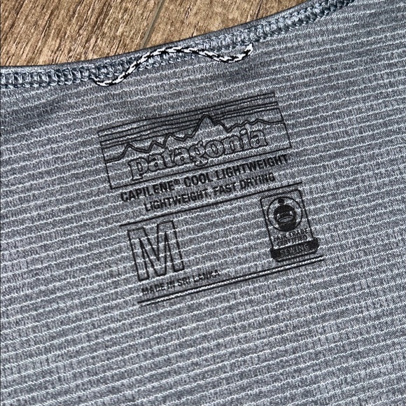 PATAGONIA CAPILENE COOL LIGHTWEIGHT LONG SLEEVE TOP SIZE MEDIUM GRAY - Picture 2 of 3